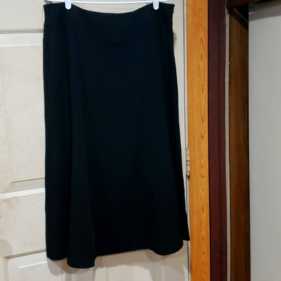 Avenue Dresses & Skirts - Black skirt 💥3/$50 Bundle and Save💥